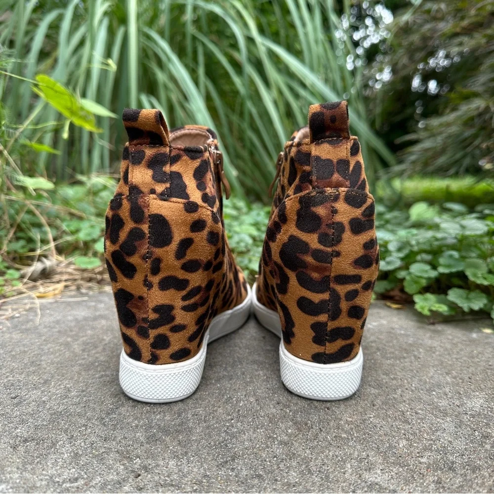 JANNA Leopard print Wedge high tops size 6 NWOT - Picture 3 of 11